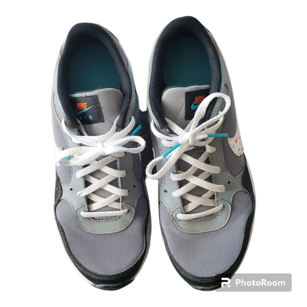 ✨️MOVING SALE!✨️ Nike Air Max